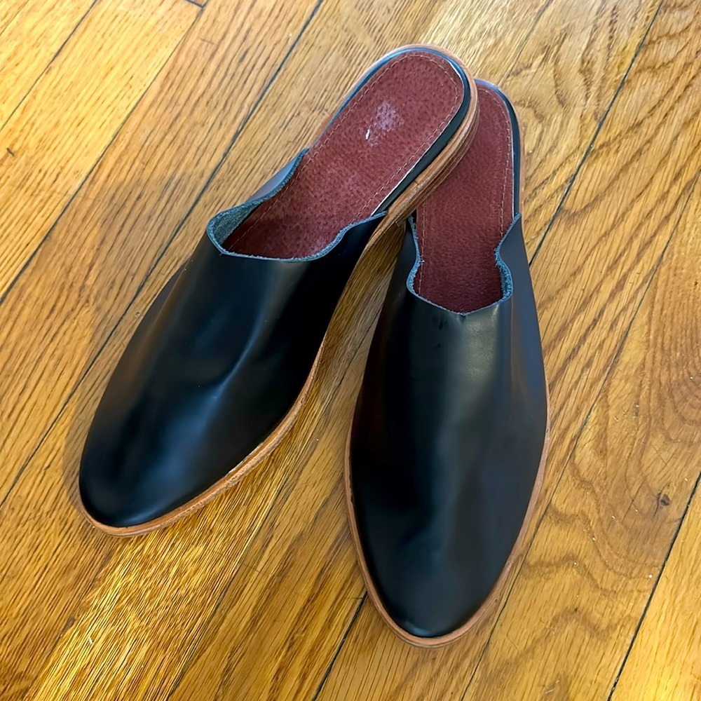 Sleek Guatemalan Black Leather Loafers Women’s‎ 10 NWOT